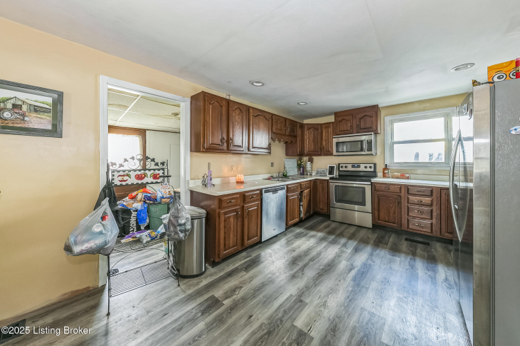 Listing Image 14