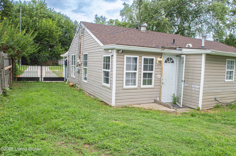 Listing Image 19