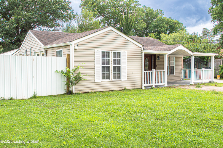 Listing Image 4