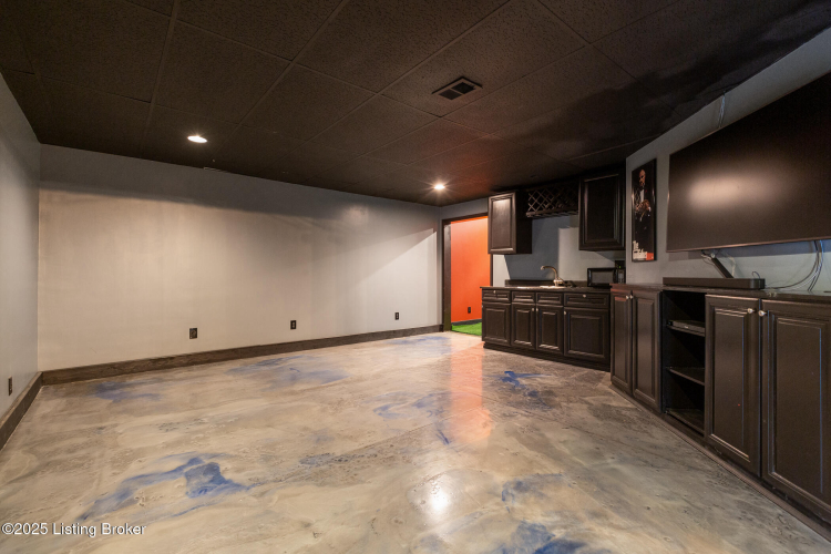 Listing Image 37