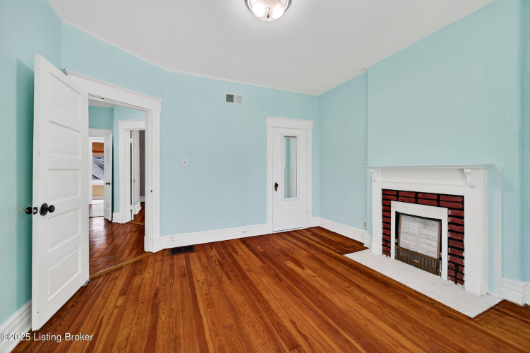 Listing Image 31