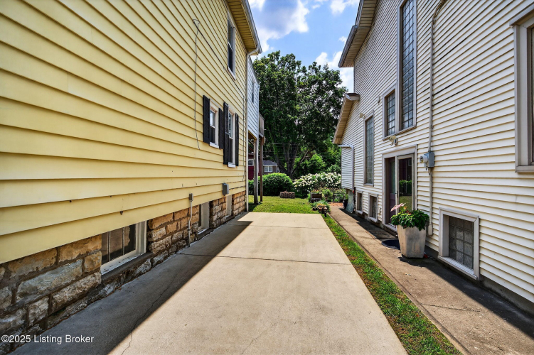 Listing Image 48