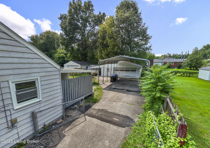 Listing Image 16