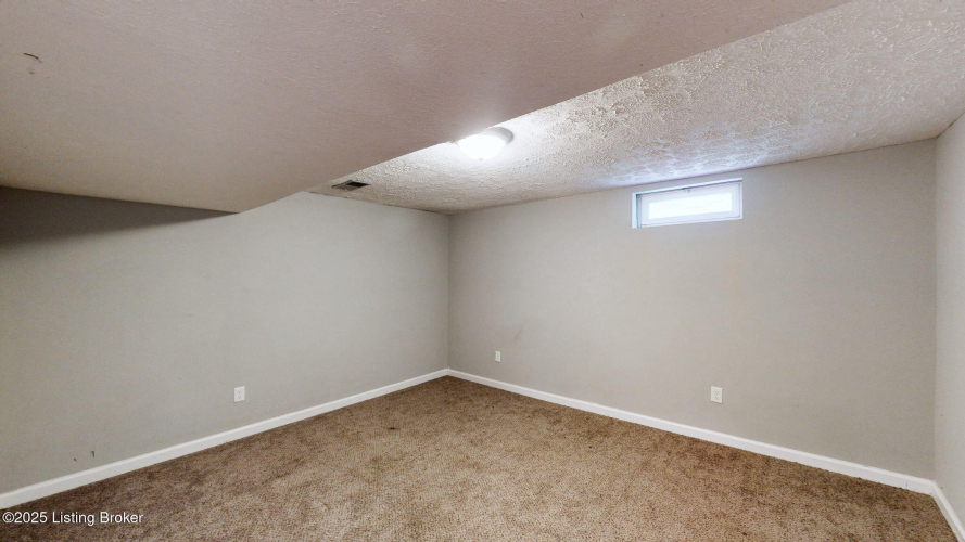 Listing Image 24