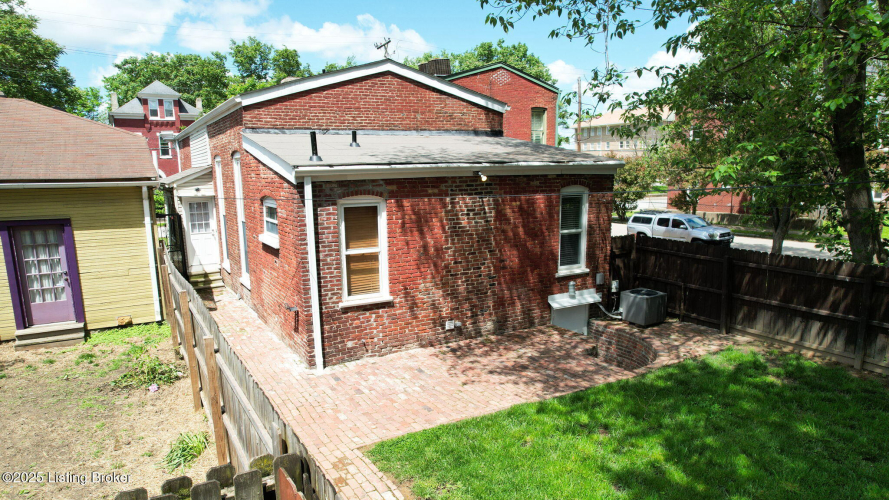 Listing Image 40