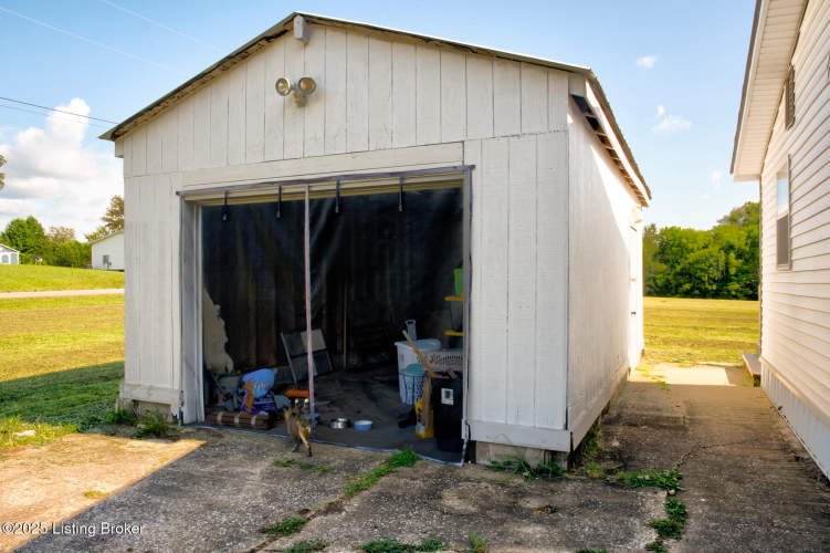 Listing Image 16