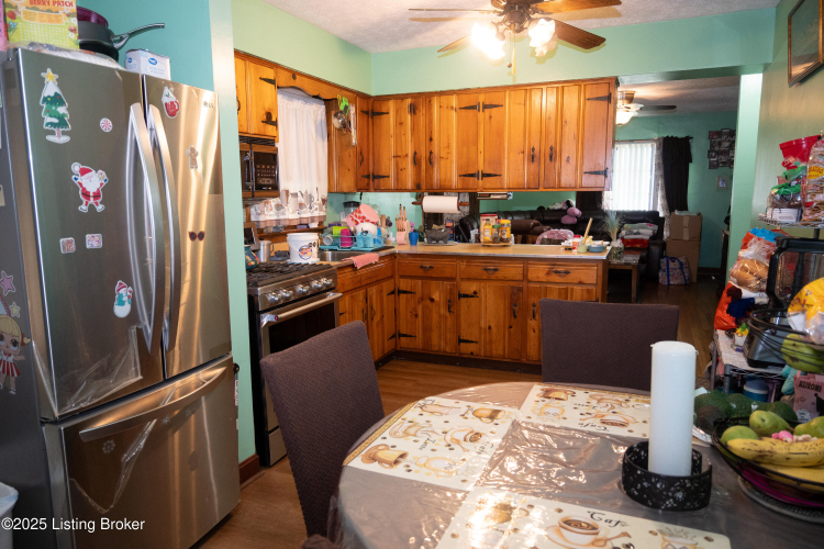 Listing Image 10