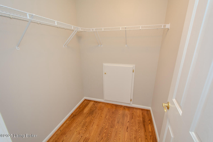 Listing Image 52