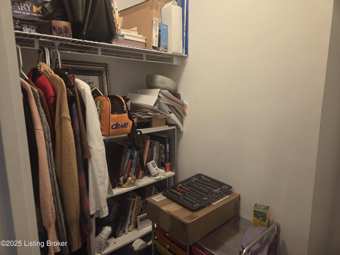 Listing Image 42