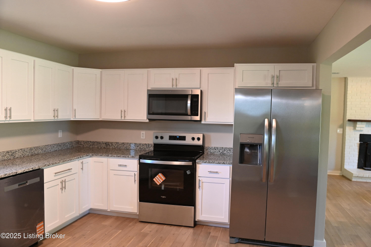 Listing Image 13