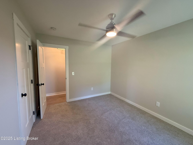 Listing Image 37