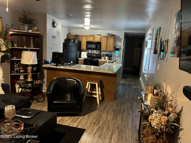 Listing Image 5