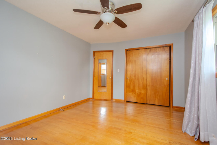 Listing Image 25