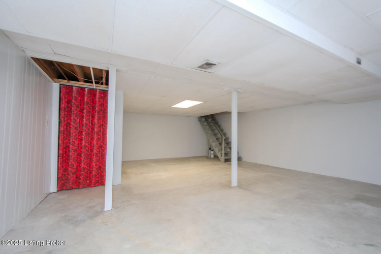 Listing Image 33