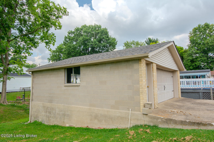 Listing Image 44