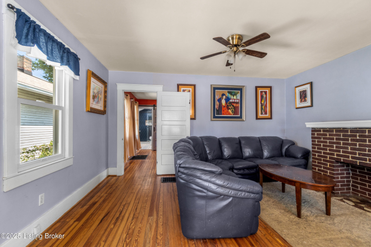 Listing Image 5
