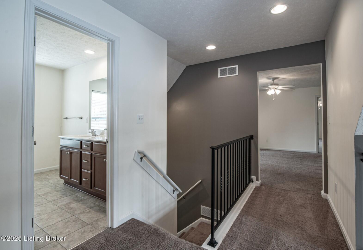 Listing Image 59