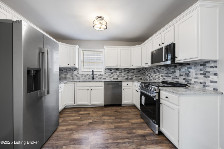 Listing Image 15