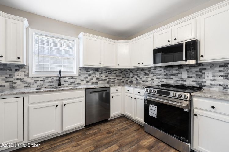 Listing Image 19