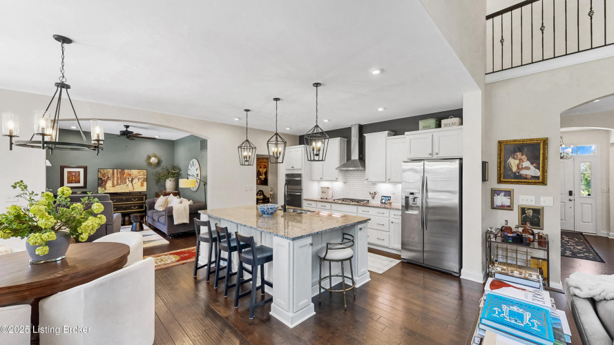 Listing Image 12