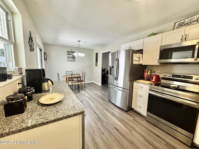 Listing Image 19