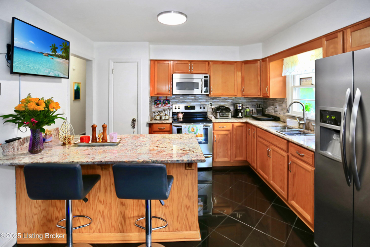 Listing Image 11