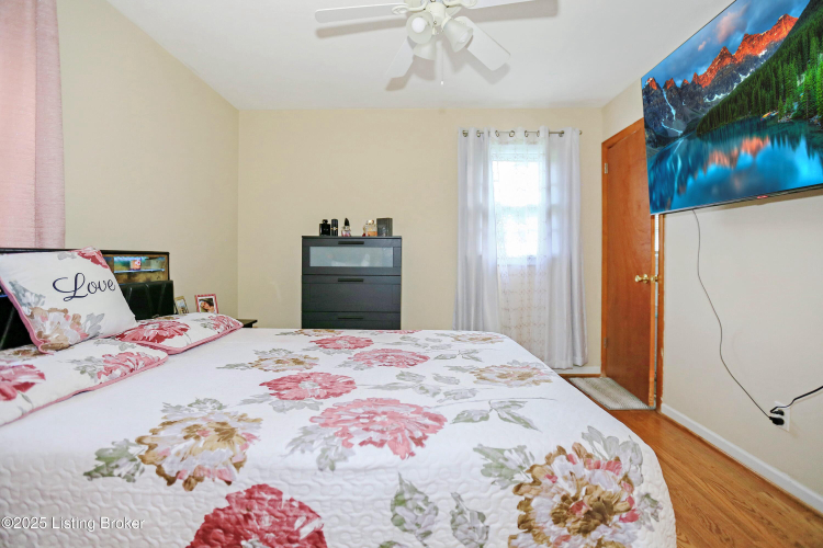 Listing Image 20