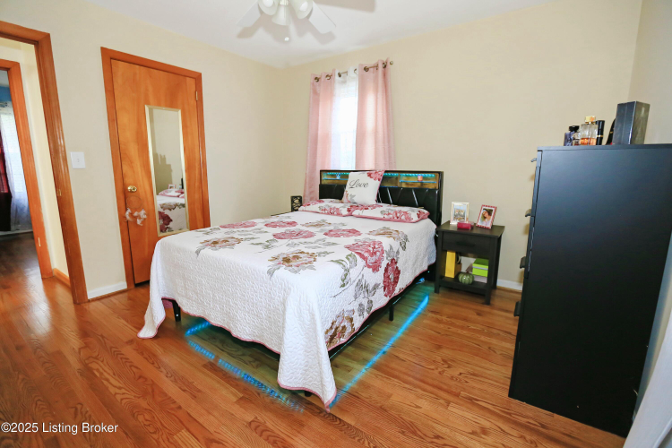 Listing Image 21