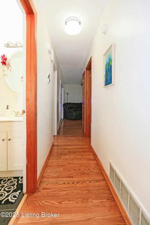 Listing Image 23