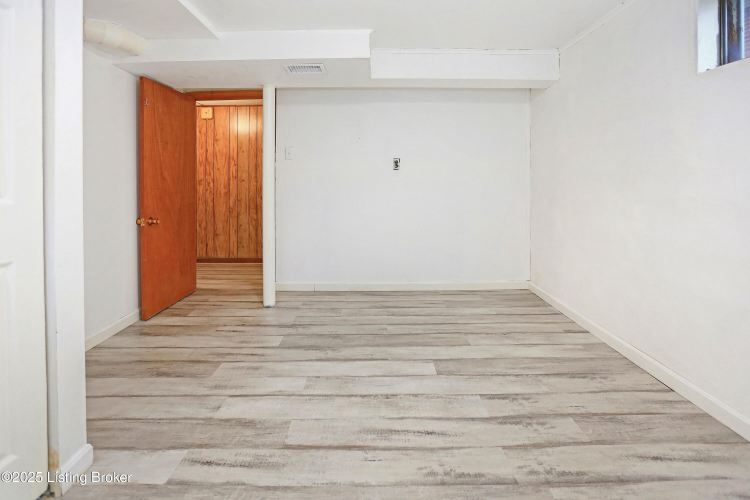 Listing Image 30
