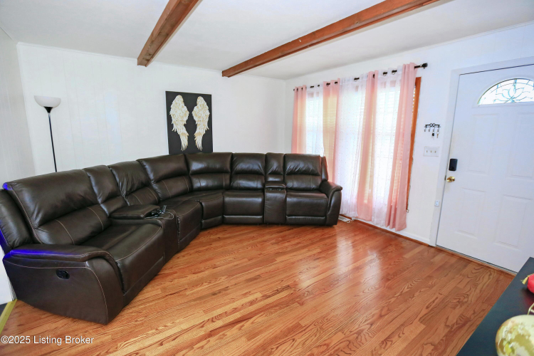 Listing Image 5