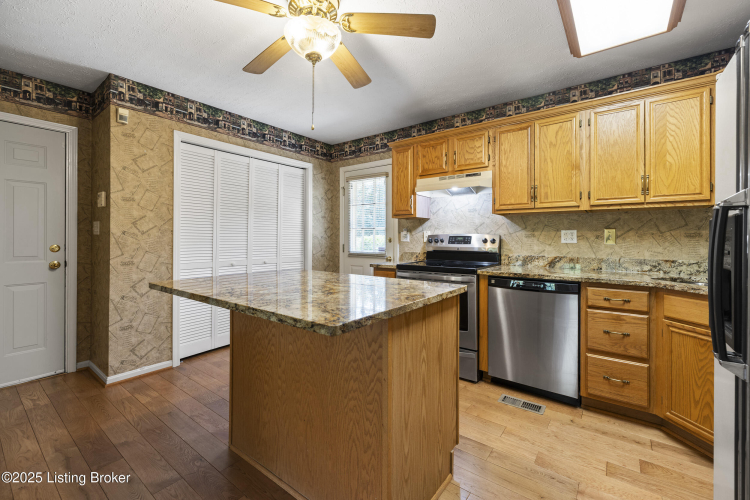 Listing Image 14