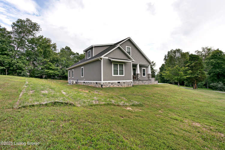 Listing Image 28