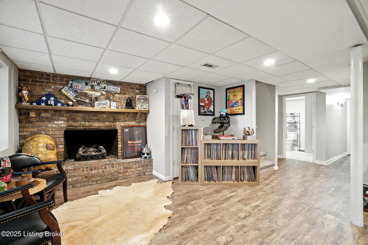 Listing Image 24