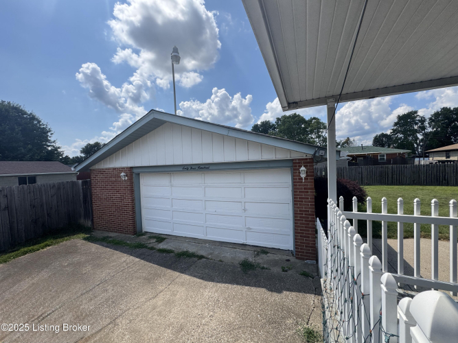 Listing Image 22