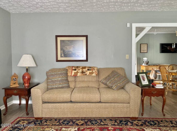 Listing Image 17