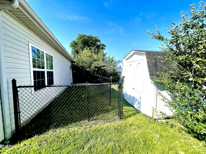 Listing Image 21