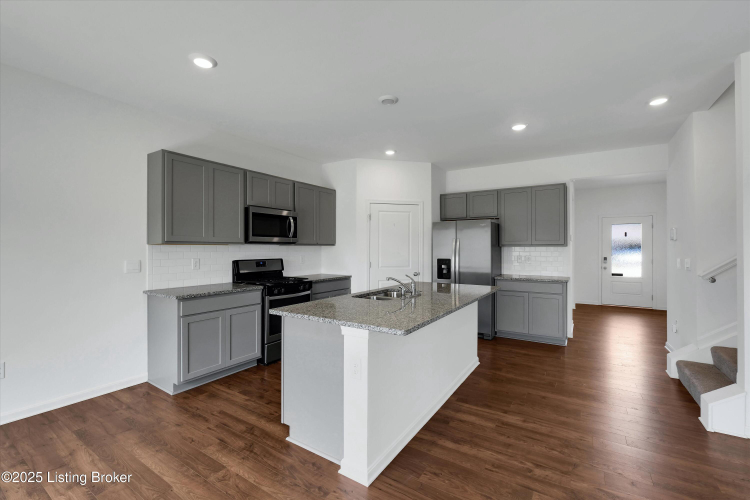 Listing Image 15