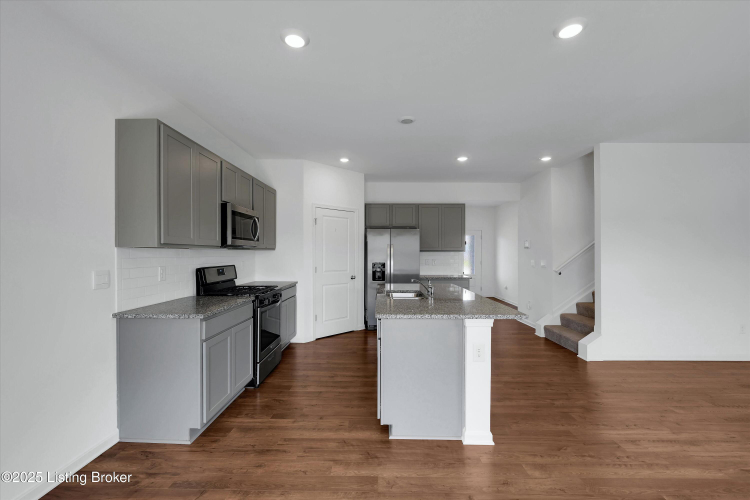 Listing Image 18