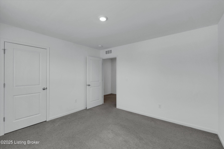 Listing Image 36