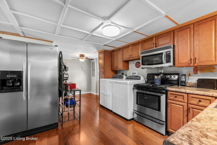 Listing Image 13