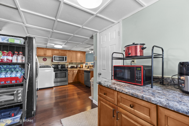 Listing Image 14