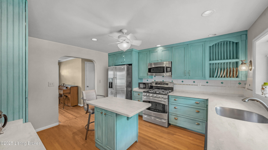 Listing Image 9