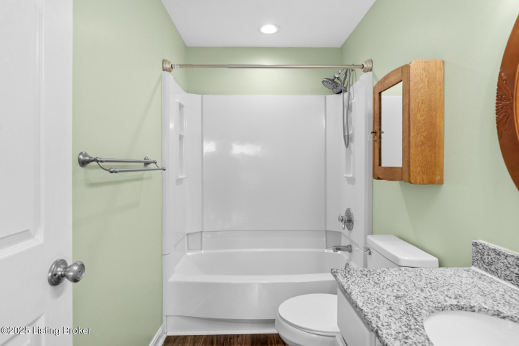 Listing Image 18