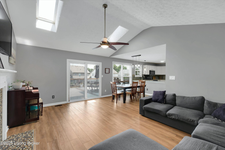 Listing Image 21