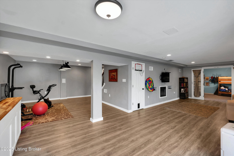Listing Image 47