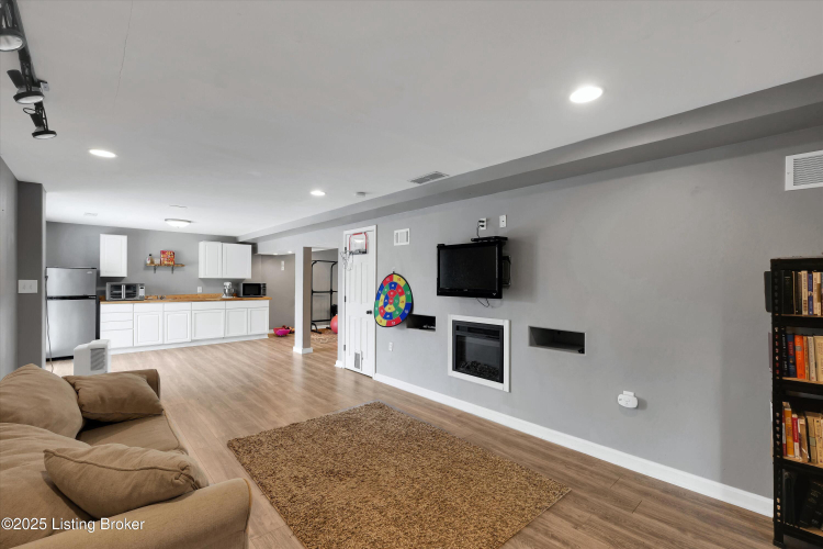 Listing Image 51