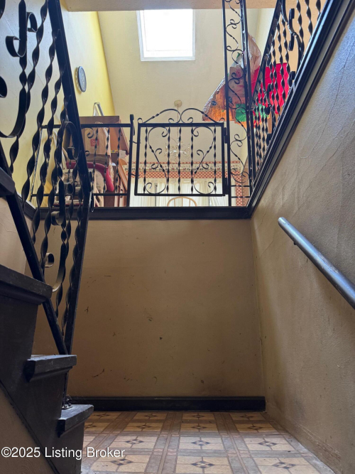 Listing Image 18