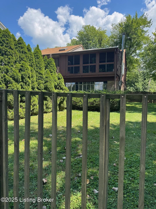 Listing Image 6