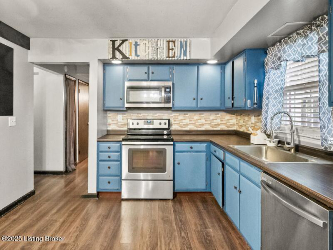 Listing Image 7